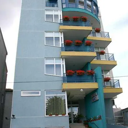 Dali 3*
